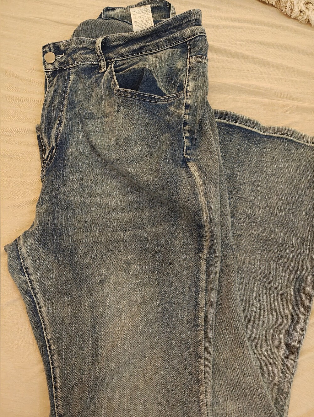 Women's Mid Wash Blue Jeans - Classic Fit